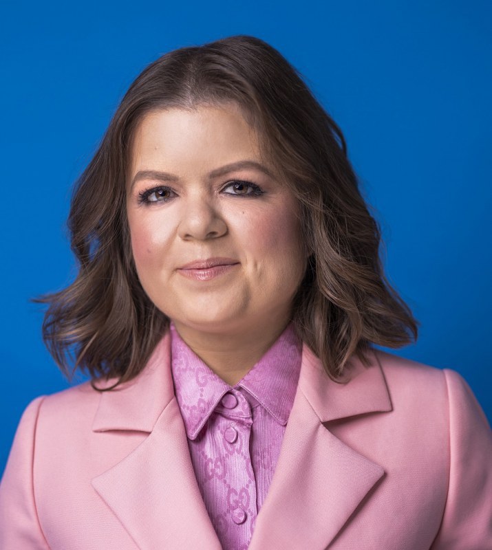 Headshot of Sinéad Burke, Founder and CEO of Tilting the Lens