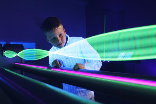 Standing Wave: Vibrations, nodes and whole numbers